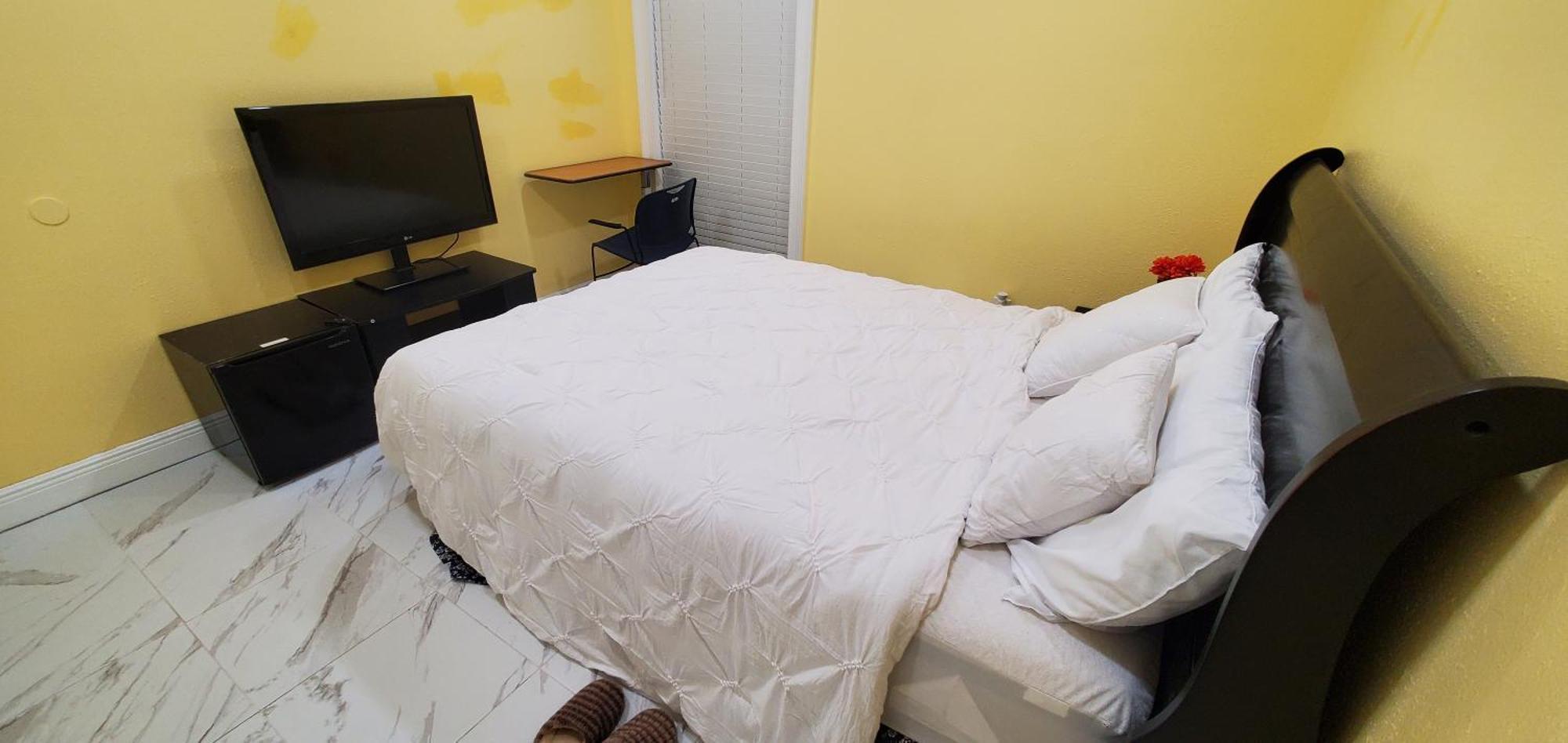 タンパTom Houseアパートメント 部屋 写真